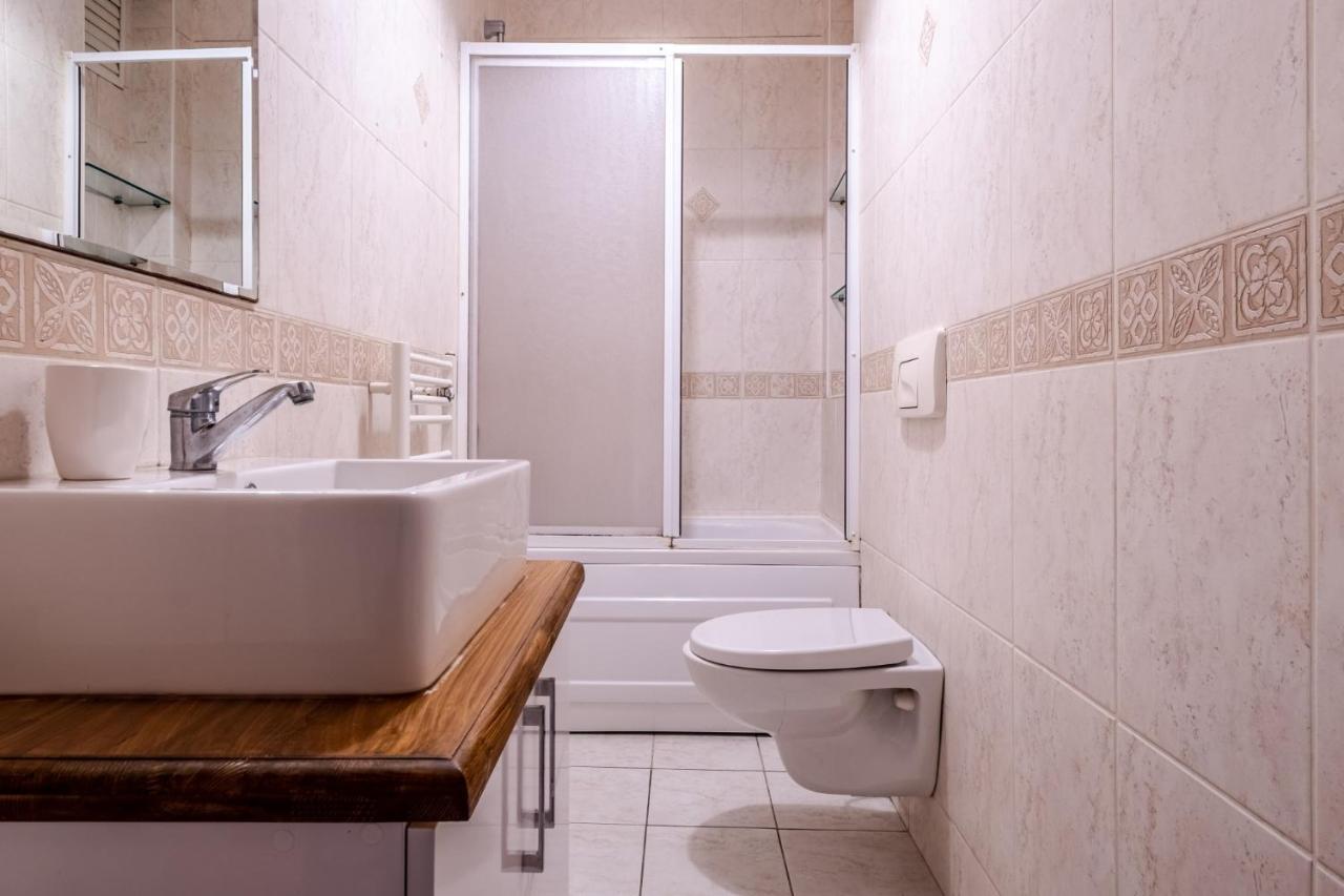 Centrally Located Apartment With Balcony In Sisli Istanbul Bagian luar foto
